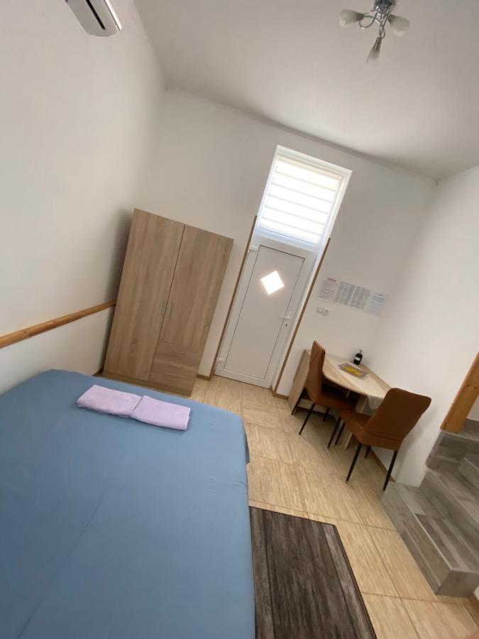 Studio-Apartman Aurora Lägenhet Pula Exteriör bild